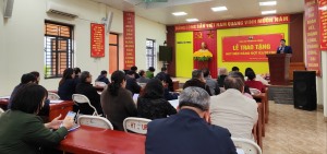 Đảng uỷ Phường Hà Phong trao tặng Huy hiệu đảng đợt mùng 03/02/2024