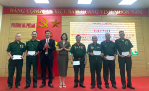 Phường Hà Phong tổ chức gặp mặt cựu chiến binh tham gia kháng chiến chống Mỹ cứu nước nhân kỷ niệm 50 năm Ngày Giải phóng miền Nam, thống nhất đất nước